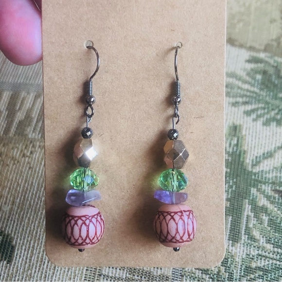 Handcrafted genuine stone elegant dangle earrings - Picture 2 of 6